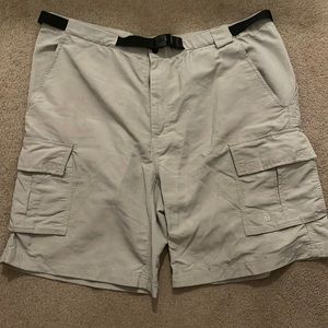 North face hiking shorts with belt